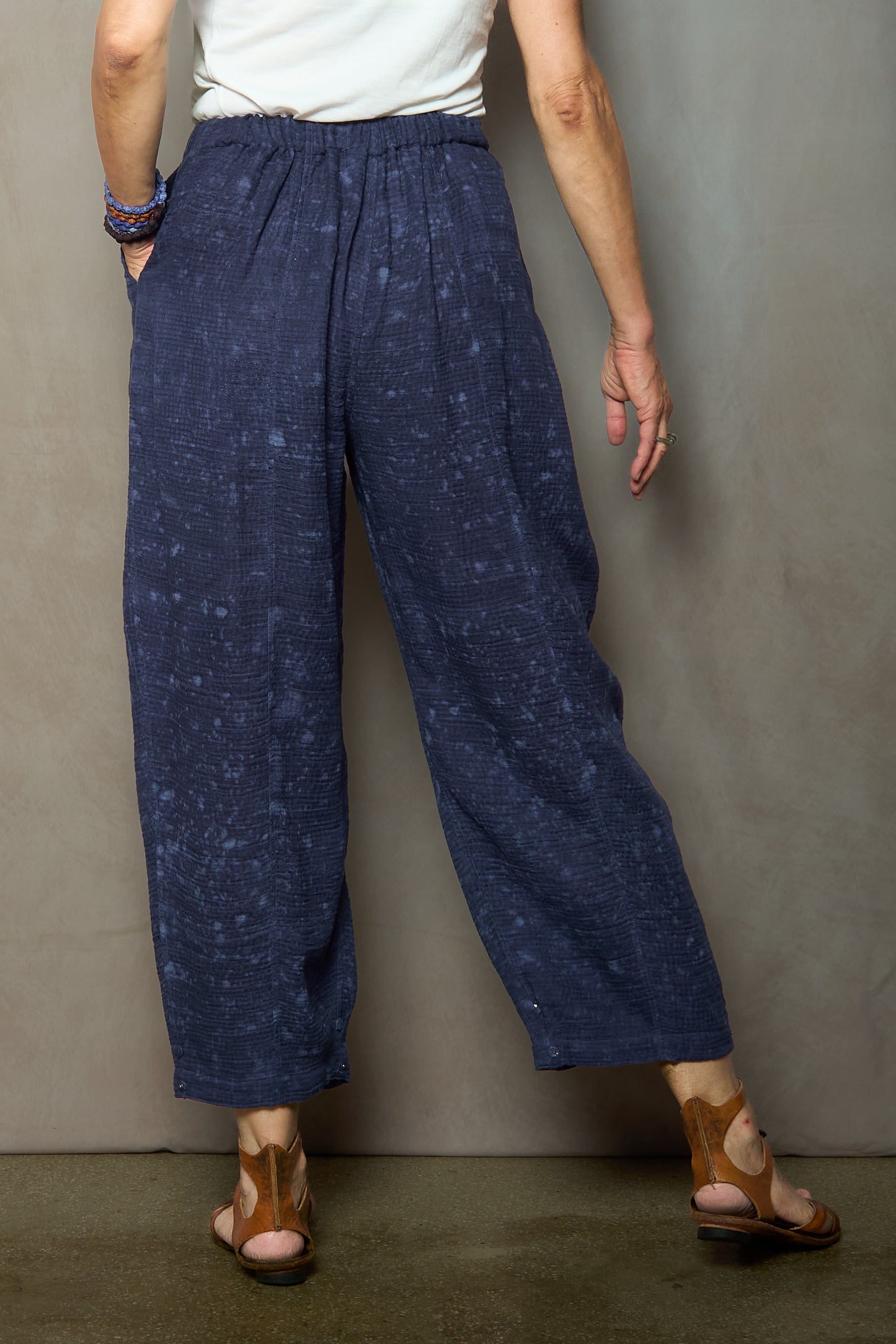 SAND SUN DYE RIPPLE KANTHA BARREL PANTS - rs2641-nvy -