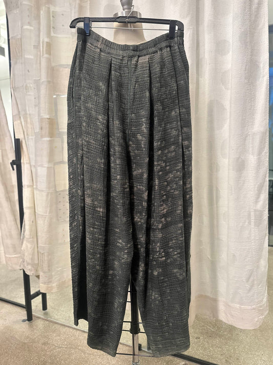 SAND SUN DYE RIPPLE KANTHA TUCKED GATHER PANTS - rs2677-grn -
