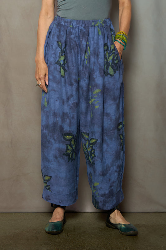CLOUD TIE DYE FLORAL KANTHA TUCKED GATHER PANTS - uf2677-blu -