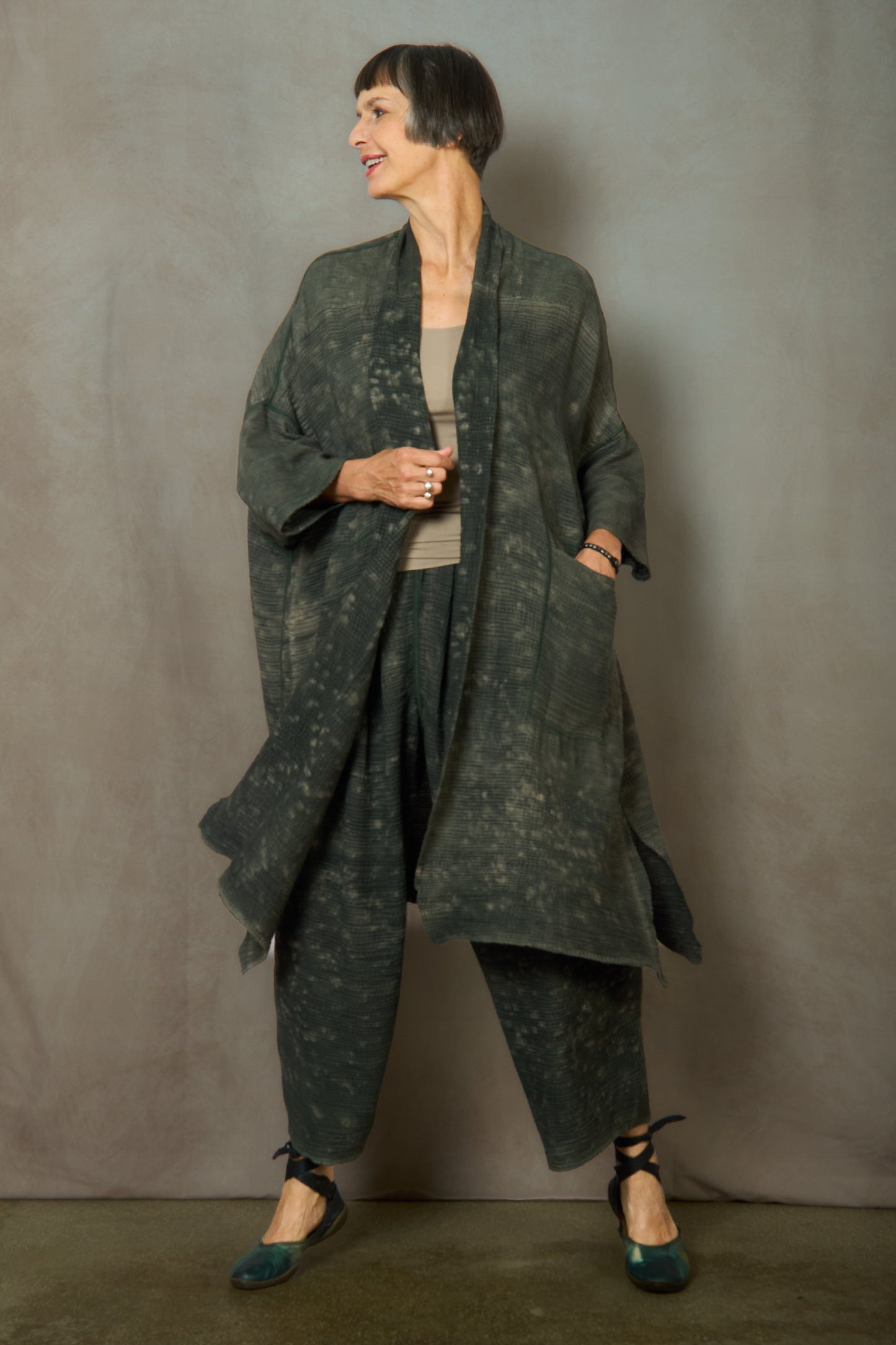 SAND SUN DYE RIPPLE KANTHA KIMONO WRAP LONG - rs2357-grn -
