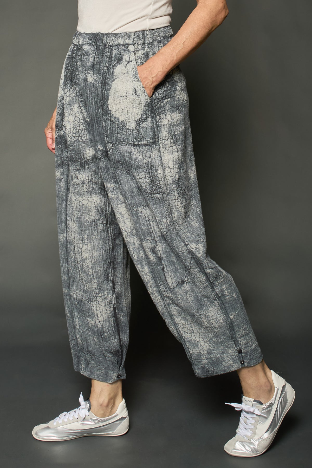 MUD DYE RIPPLE KANTHA BARREL PANTS - yp2641-gry -