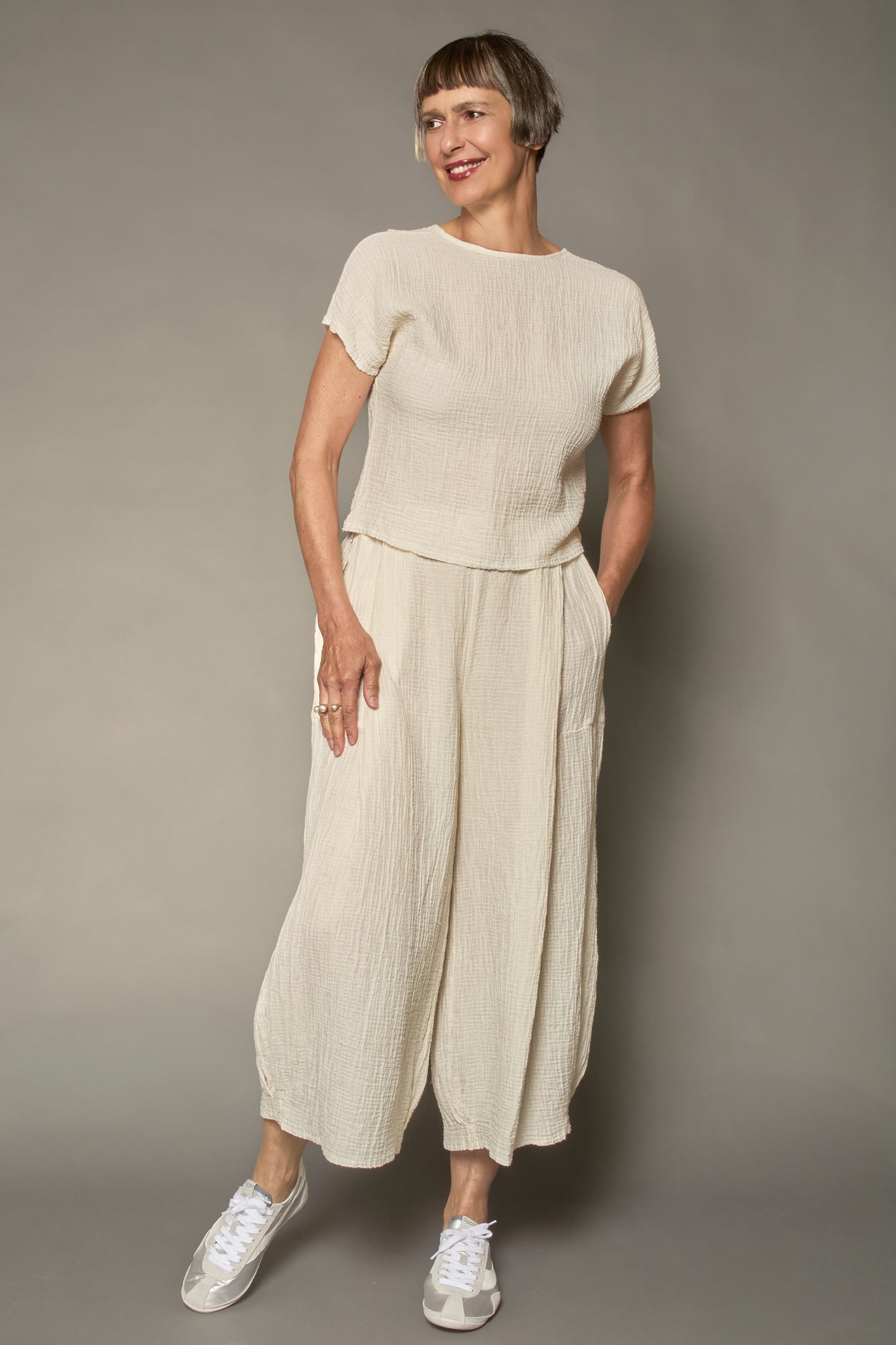 RIPPLE KANTHA ESSENTIAL CREW BLOUSE - rp2t110-wht -
