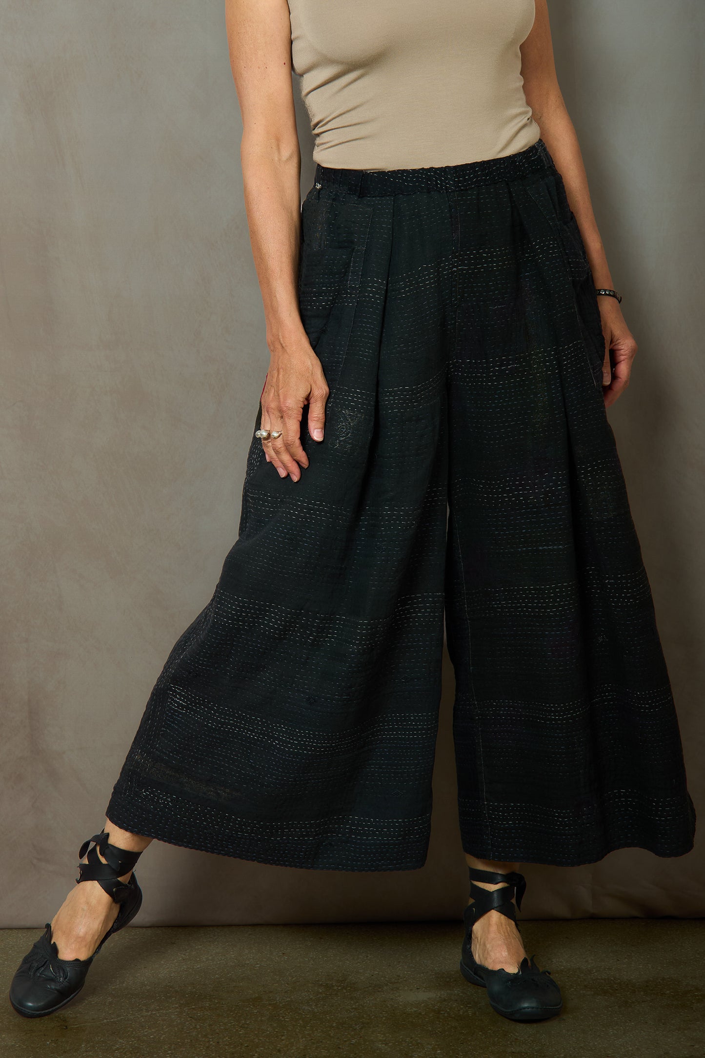 COTTON SILK SW PATCH KANTHA PLEATED WIDE LEG PANTS - ws2678-blk -