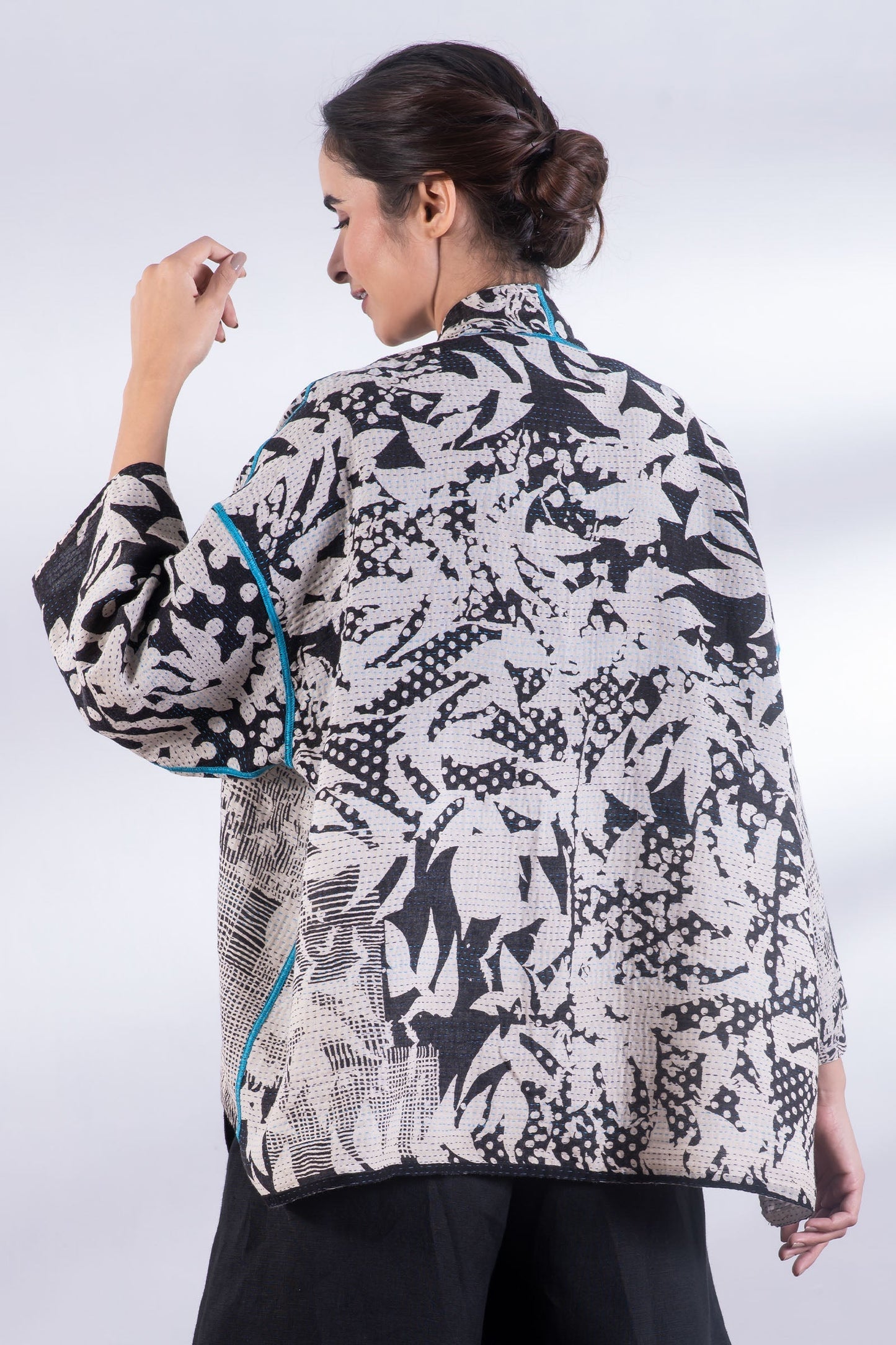 MONOTONE TWILIGHT PRINT KANTHA MINI KIMONO JKT - tp2055-blk -