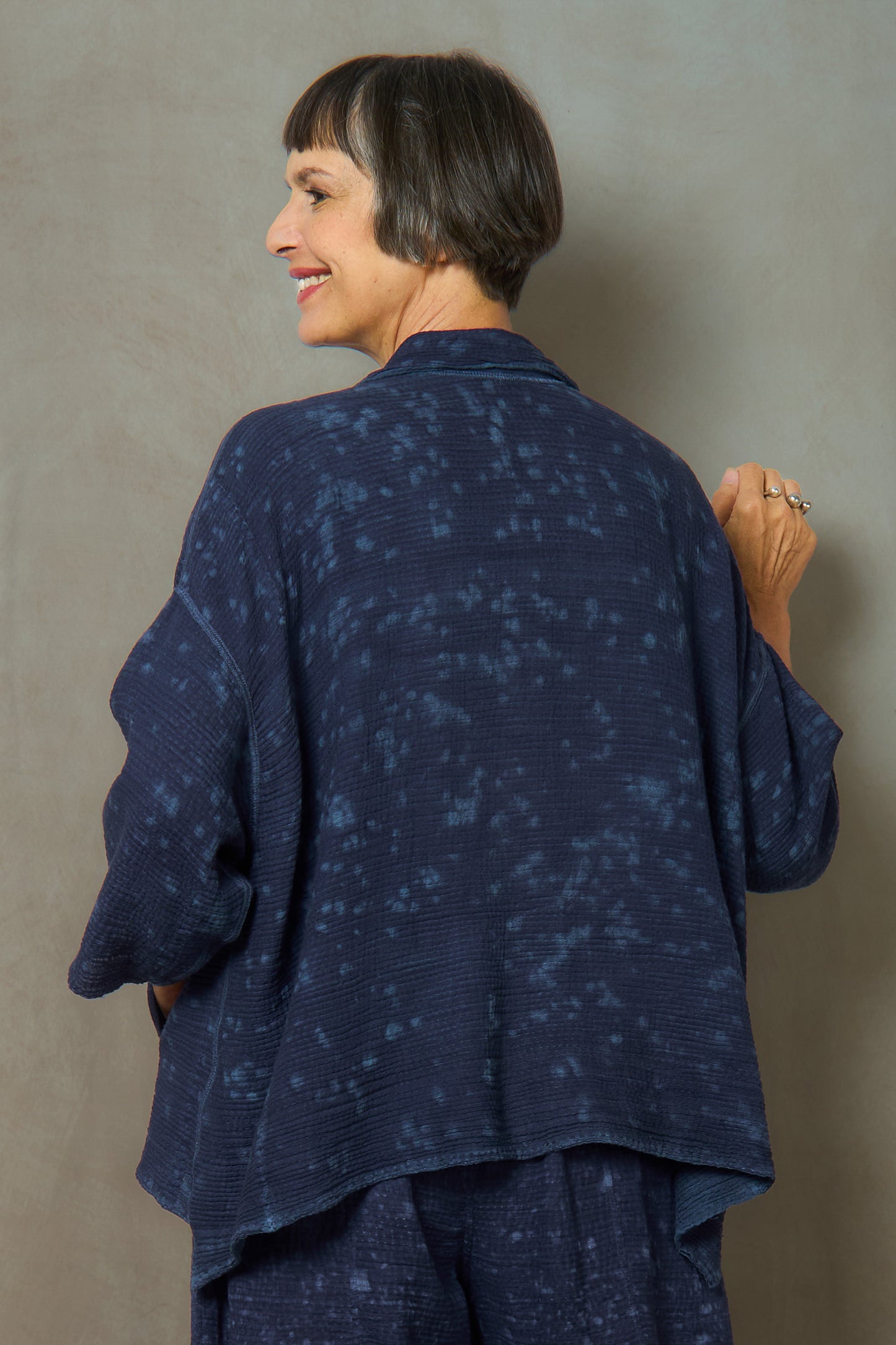 SAND SUN DYE RIPPLE KANTHA CROPPED TENT SHIRT - rs2596-nvy -