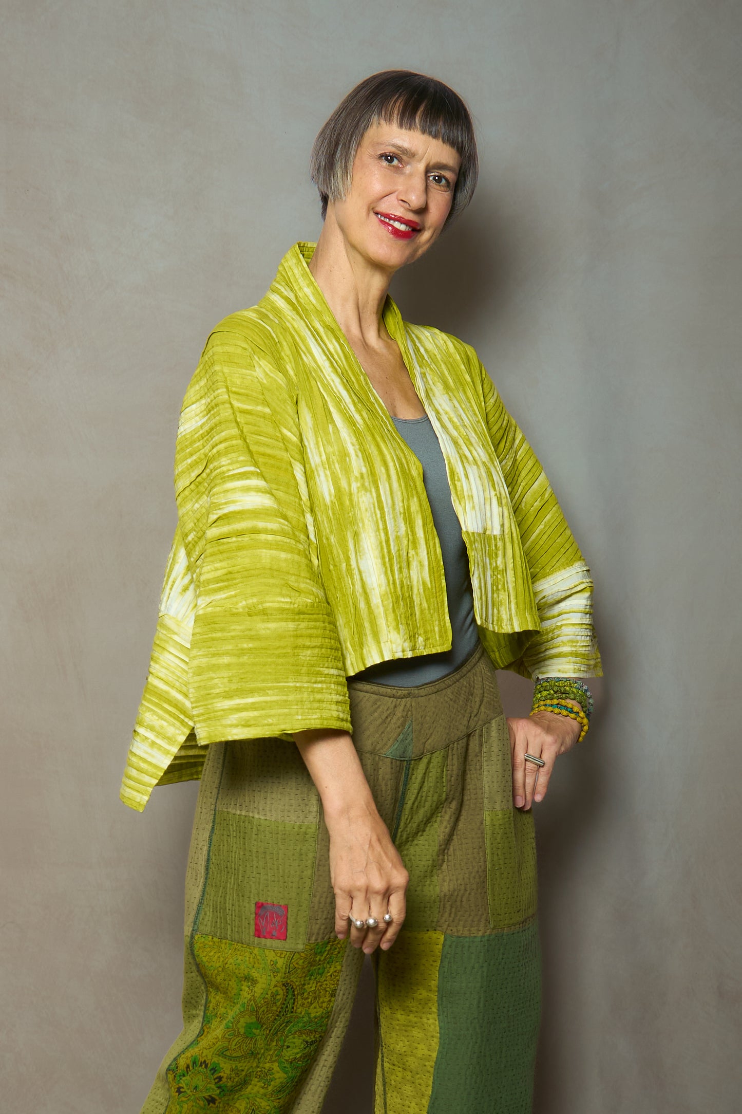CAMBRIC TIE DYE RIPPLE TUCK LANTERN SLV. SHRUG - tr1j103-lim -