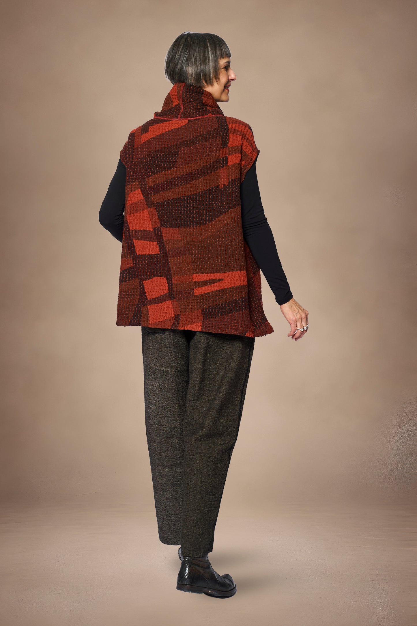 ABSTRACT WAFFLE KANTHA FUNNEL NECK VEST - bw3250-org -