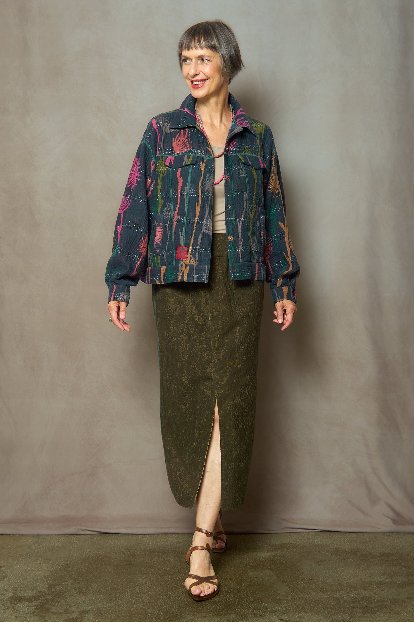 FLOWER PRINT WITH CHECKERED PATCH OVERSIZED TRUCKER JACKET - fc4j107-blk -