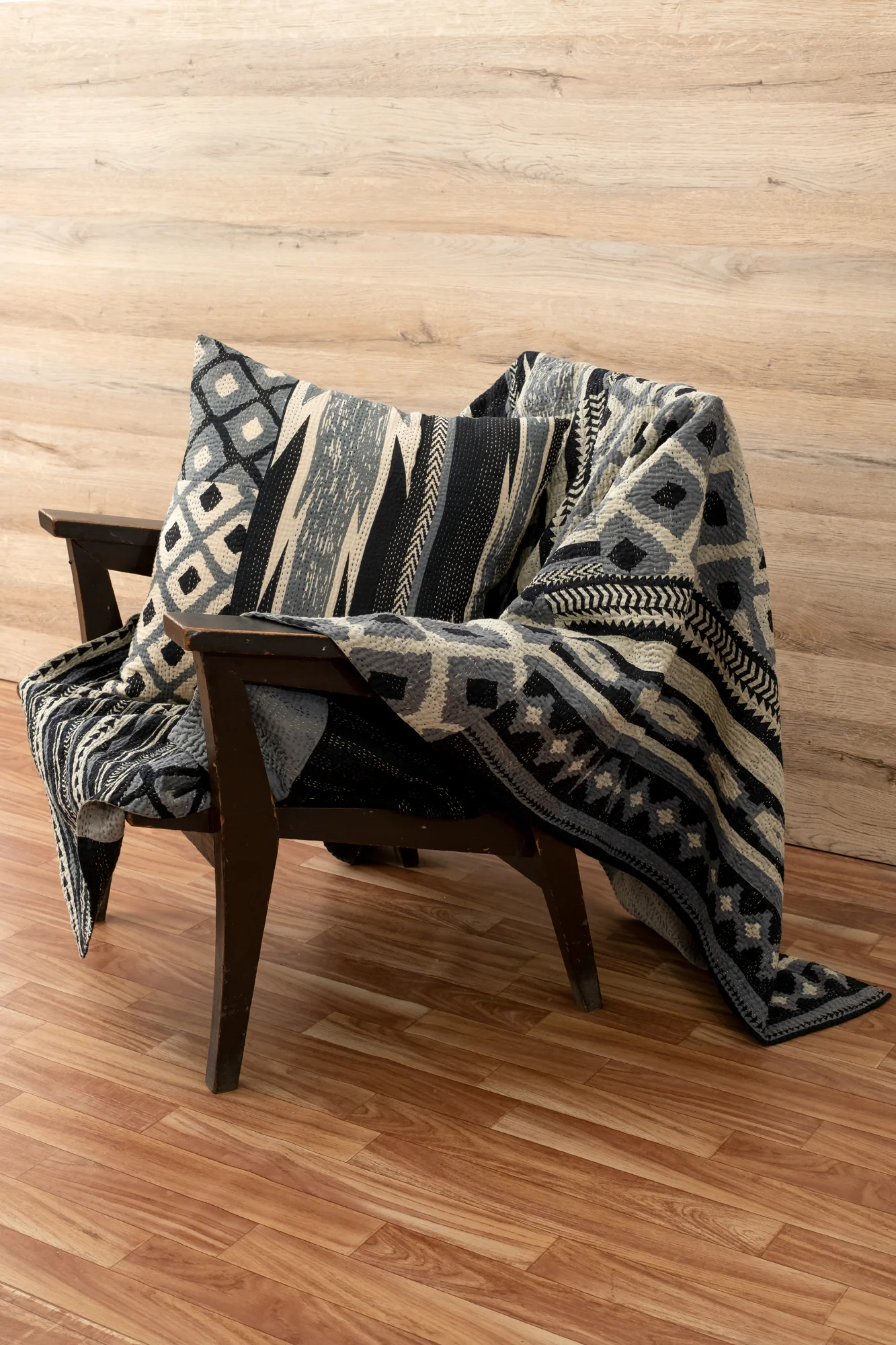 Monotone Ikat Handmade Vintage Kantha Throw -Monotone Black -