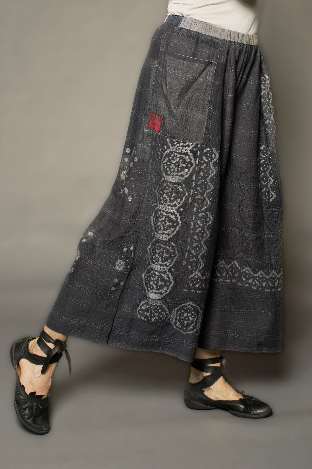 MOSAIC FRAY PATCH KANTHA PLEATED WIDE LEG PANTS - zb2678-gry -
