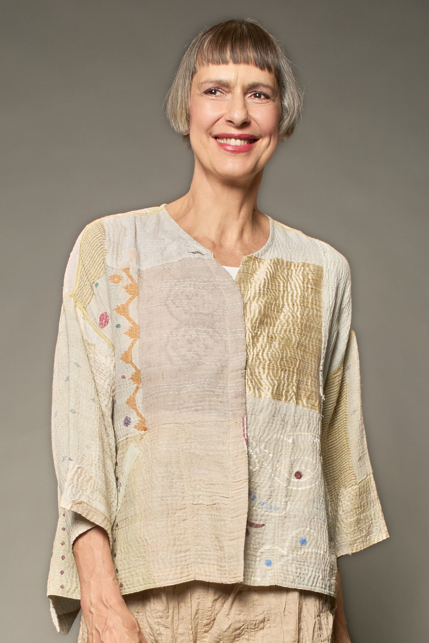 MOSAIC FRAY PATCH KANTHA V-NECK NECK TOP - zb2t108-ivy -