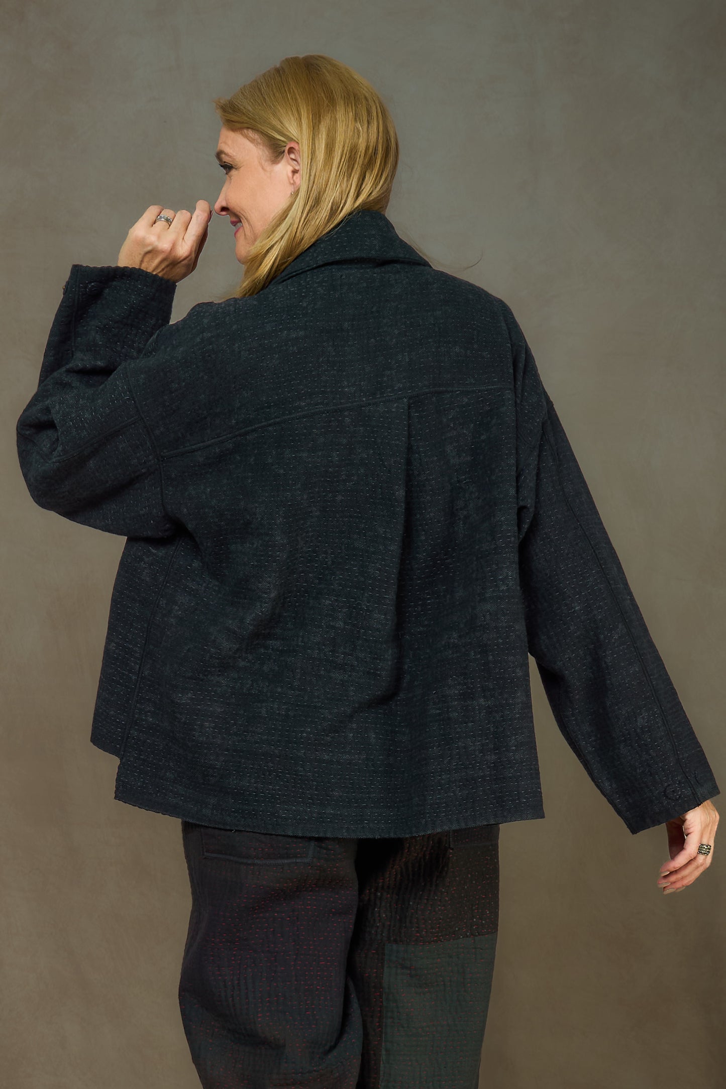 DENIM SUN-DYE KANTHA CROPPED SHIRT JACKET - ds3075-blk -