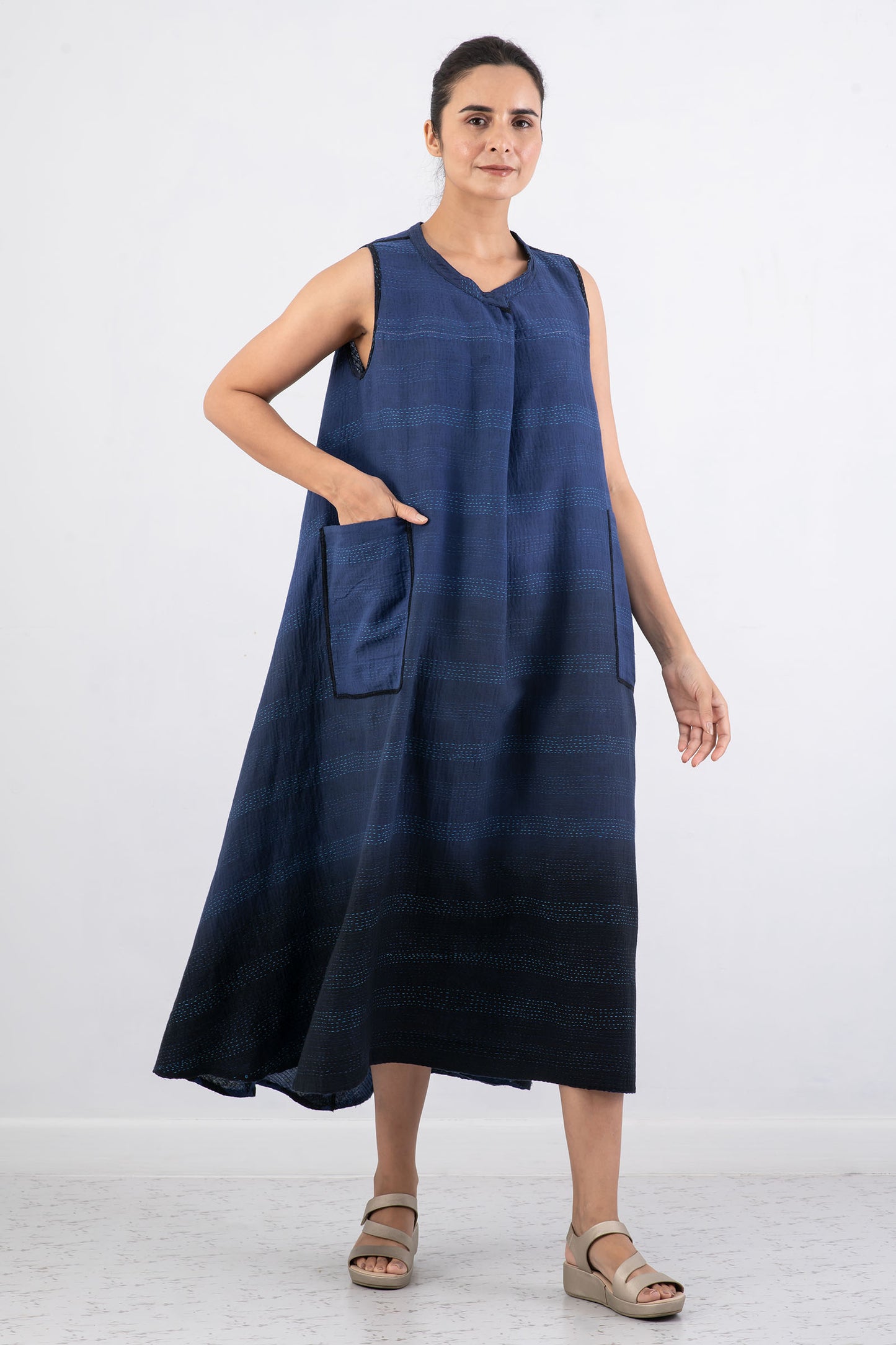 MONOTONE TWILIGHT PRINT KANTHA BAND COLLAR MAXI DRESS