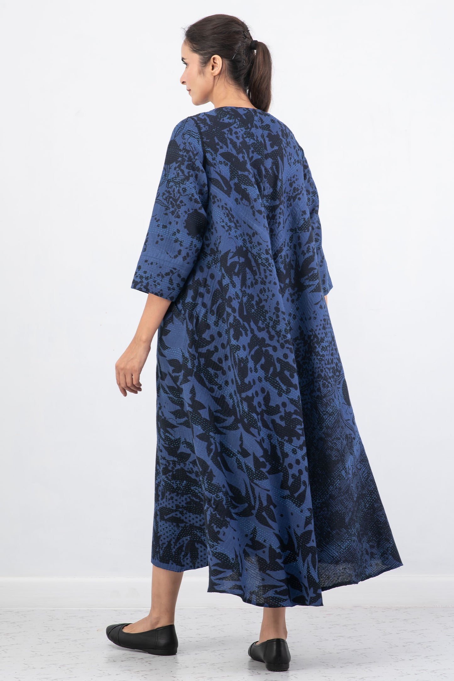 MONOTONE TWILIGHT PRINT KANTHA V-NECK MAXI WITH SLEEVES