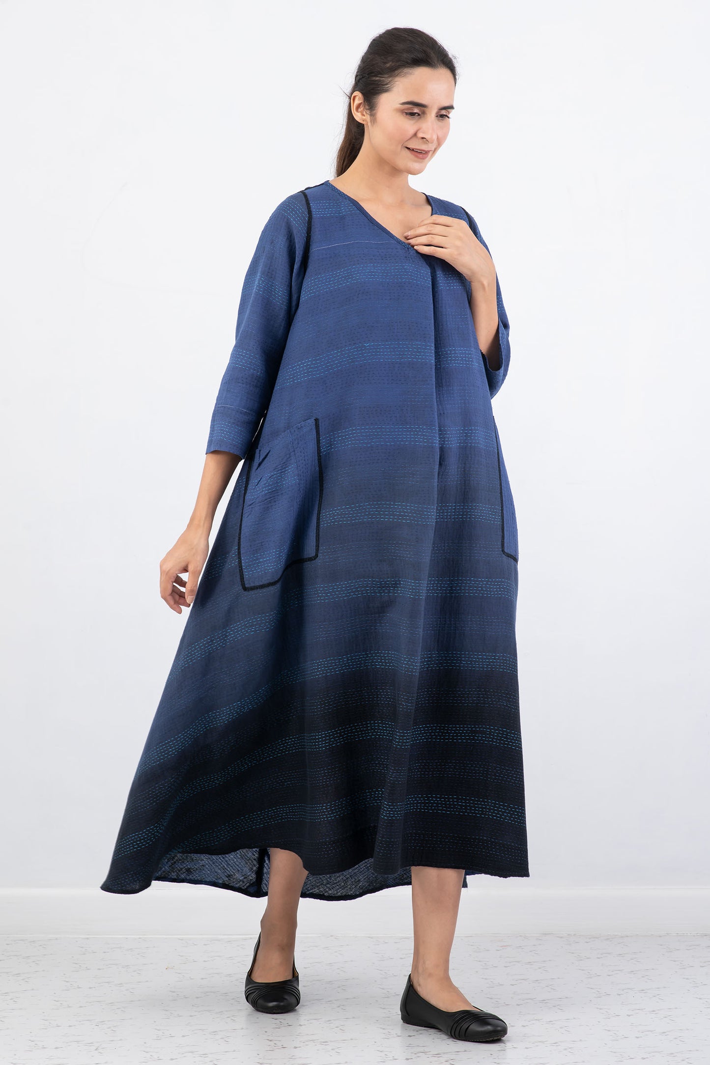 MONOTONE TWILIGHT PRINT KANTHA V-NECK MAXI WITH SLEEVES